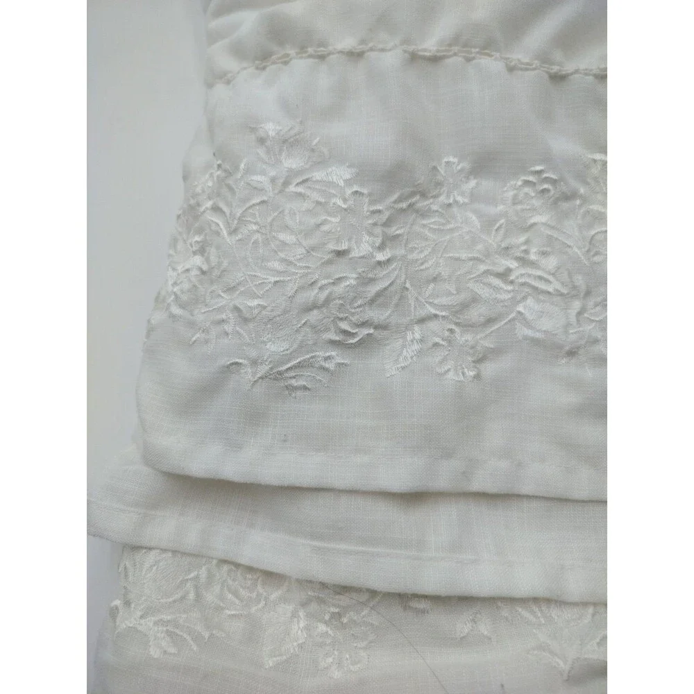 CYNTHIA ROWLEY Embroidered White Tablecloth 104 x 60